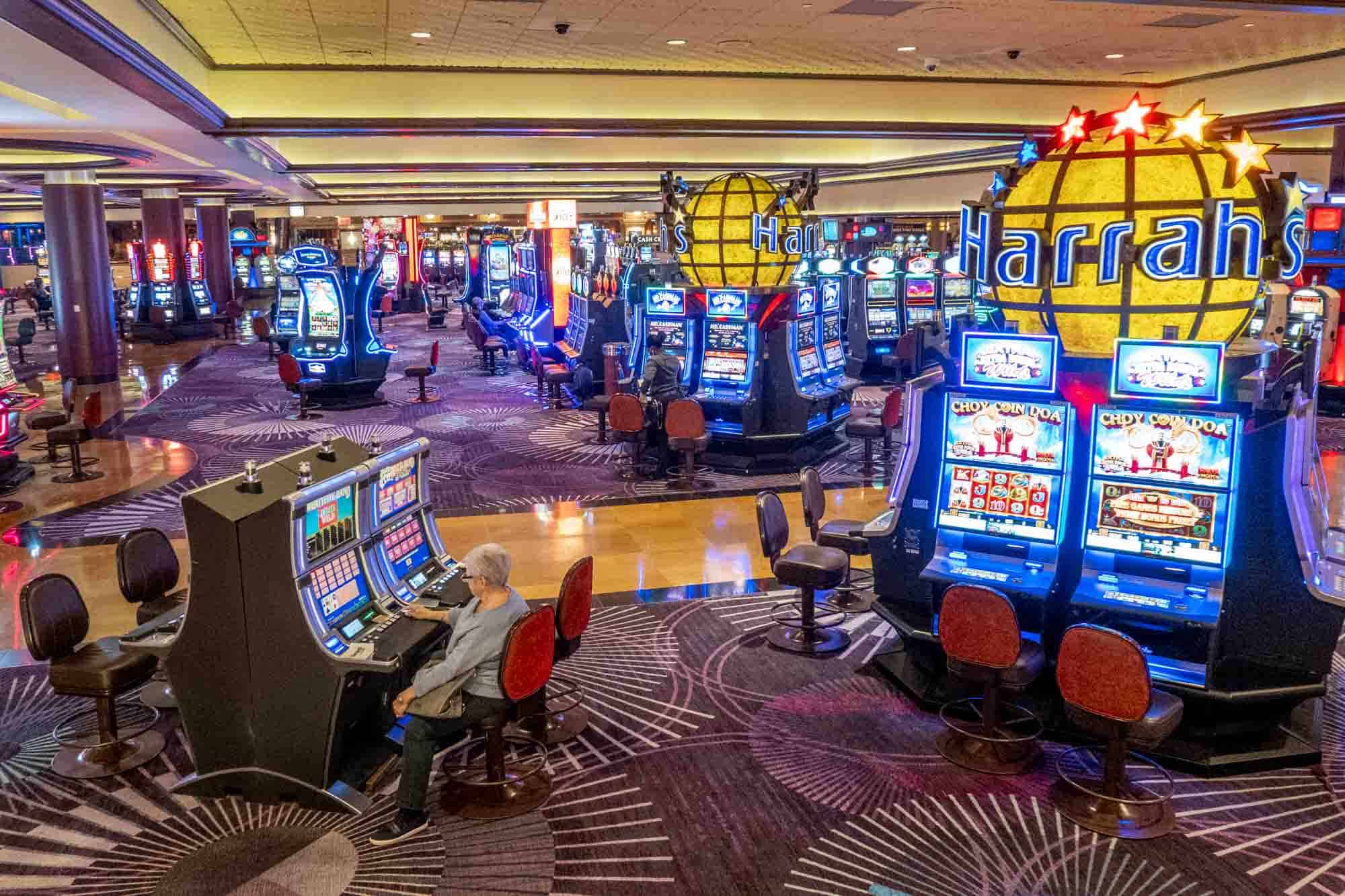 Slot Makinelerindeki Algoritmalar ve İstatistiksel Avantajlar